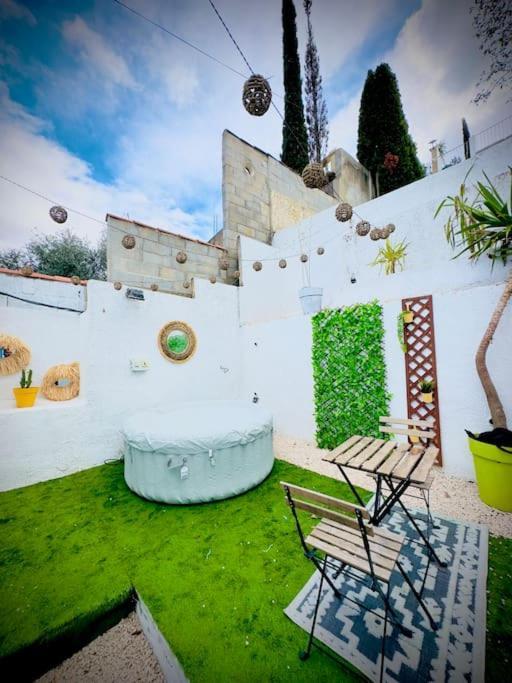 Petite Maison Avec Terrasse ラ・ペンネ・シュル・オヴァーニュ エクステリア 写真